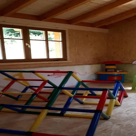 In Reinskopf With Fireplace