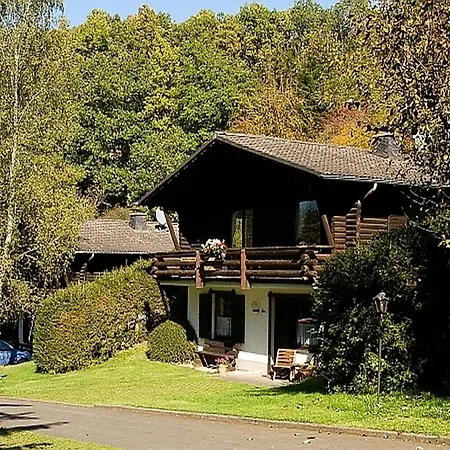 Cozy With Fireplace In Wooded Area Chalet *
